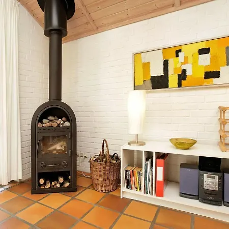 Ferienhaus Five-bedroom Holiday In 1 *