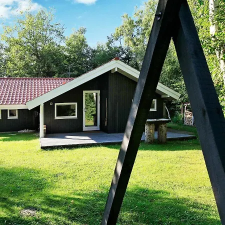 Five-bedroom Holiday In 1 Ferienhaus *